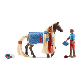Spielfiguren aus Kunststoff schleich