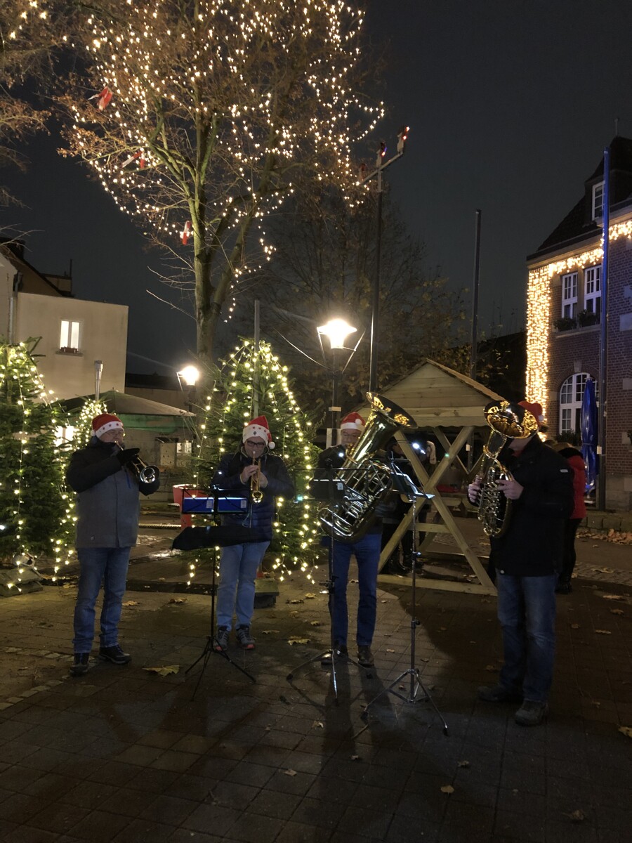 Weihnachtstreff vor dem Historischen Rathaus