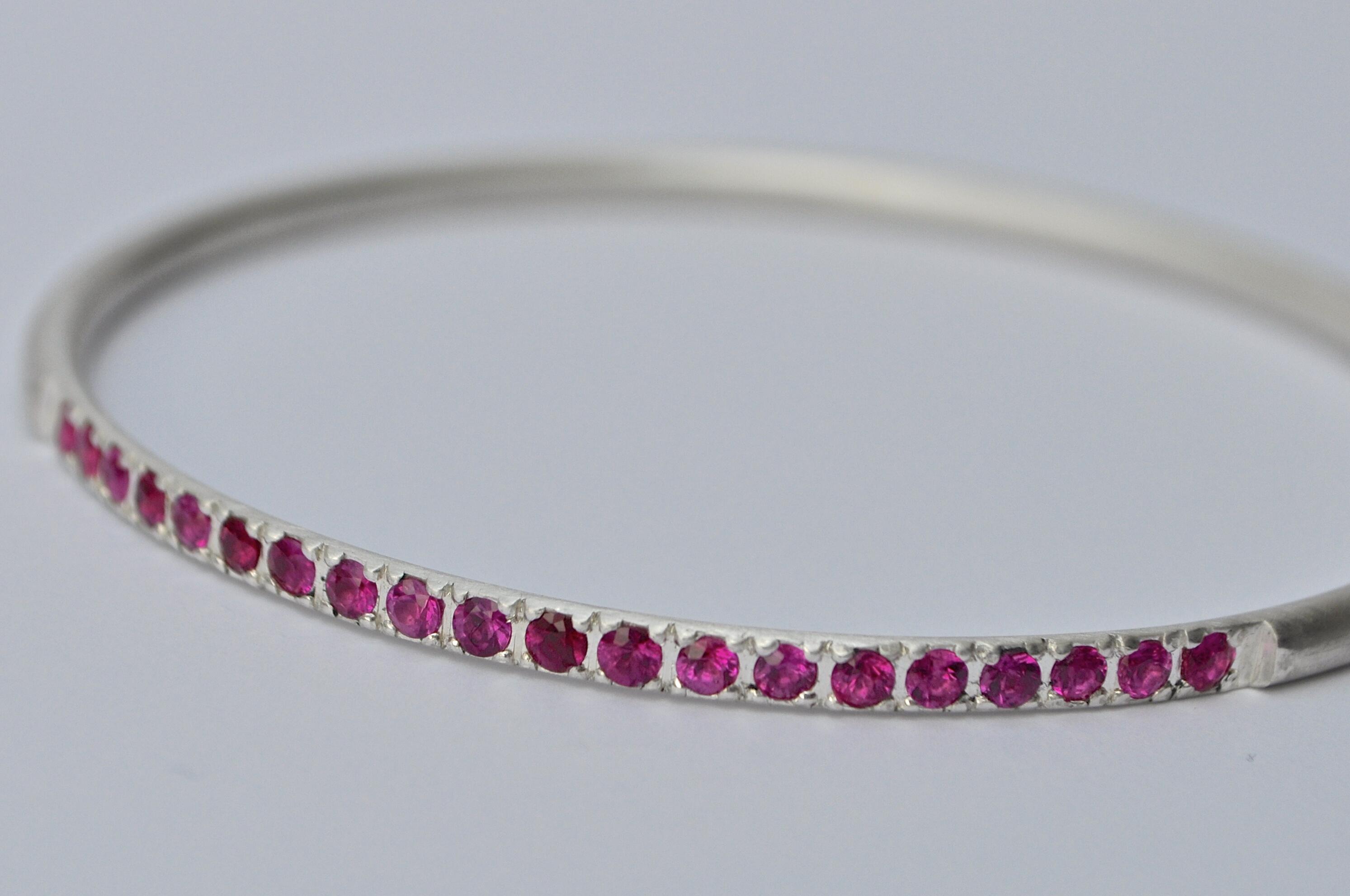 Bracelet en argent avec saphir rose